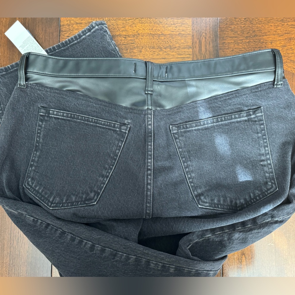 Abercrombie & Fitch The 90’s Relaxed High Rise Curve Love Jeans - Picture 8 of 9